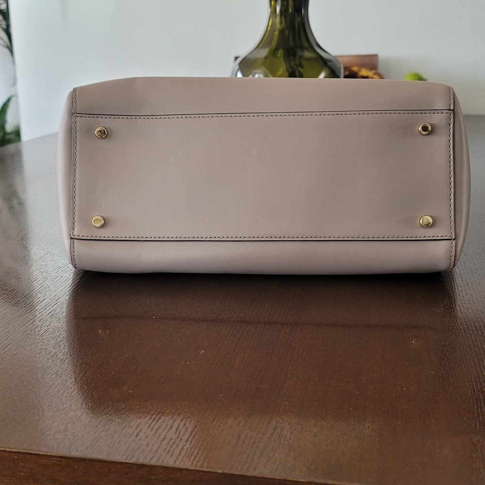 Tote - Picture 6 of 9